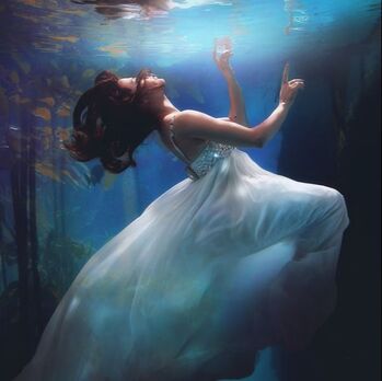 Picture of Girl Underwater